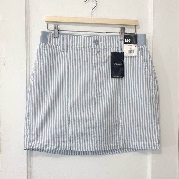 NWT Lee Women’s Mid Rise White & Shy Blue Stripe Cotton Blend Skort, Size 10 - Picture 2 of 15